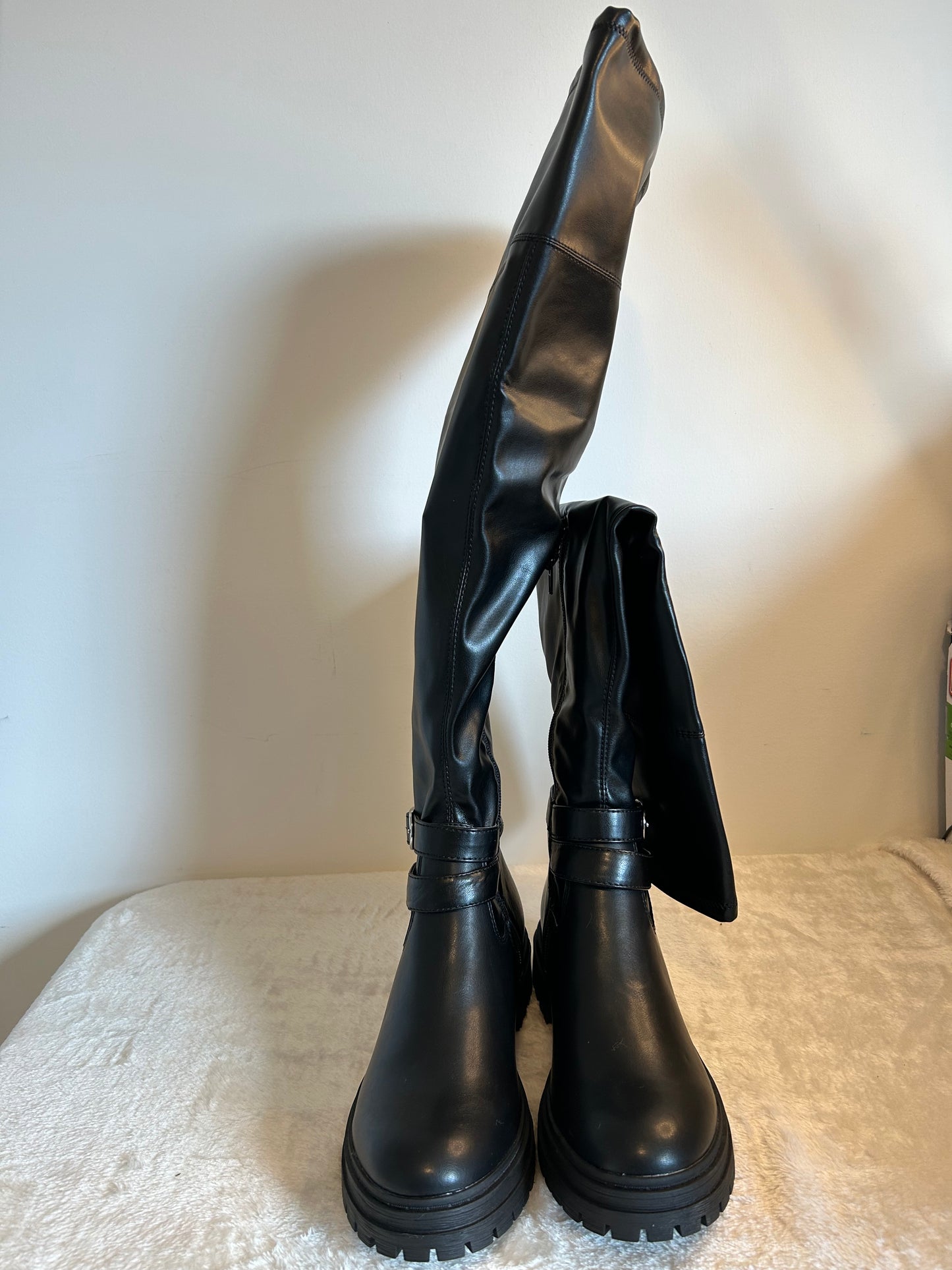 size 9 Over the knee boot faux leather