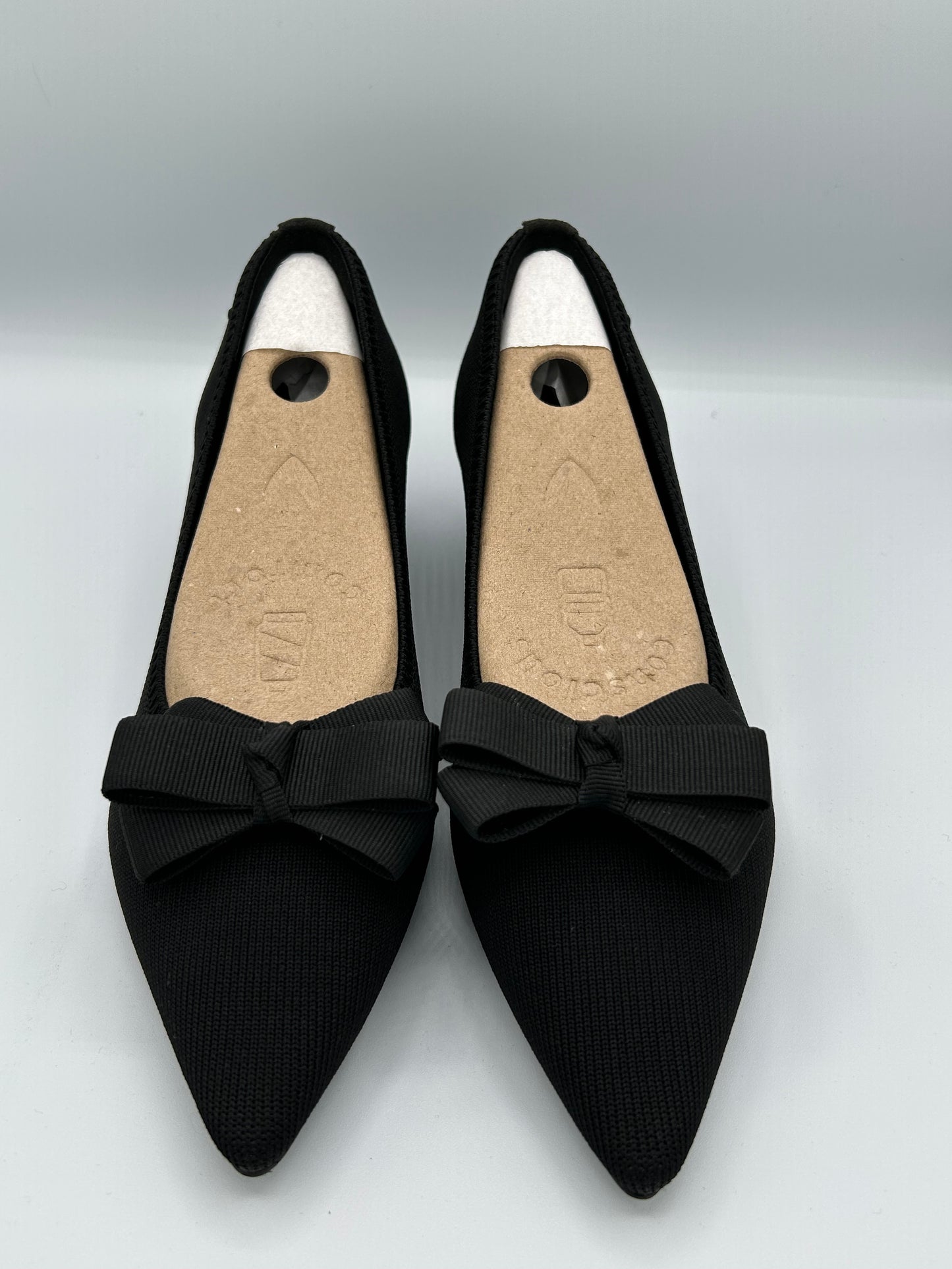 Black low heel by Vivaia